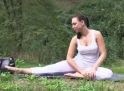 Public Agent – Brunette babe gets fucked outdoors in her yoga pants