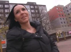 Public Agent – Pretty Woman Takes A Mouthful Of Stranger’s Cum For A Free Phone – Evelyn Black