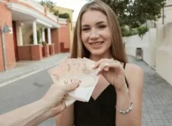 Public Agent – Russian babe in a short black dress – Mary Rock