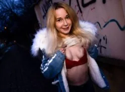 Public Agent – Fresh Face Model Facial – Sweetie Plum