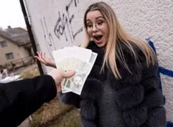 Public Agent – Fucking by the Christmas Tree – Lucky Bee