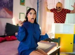 Fakehub Originals – Housemates Halloween Prank