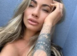 Fakehub Originals – Masturbating on the Balcony